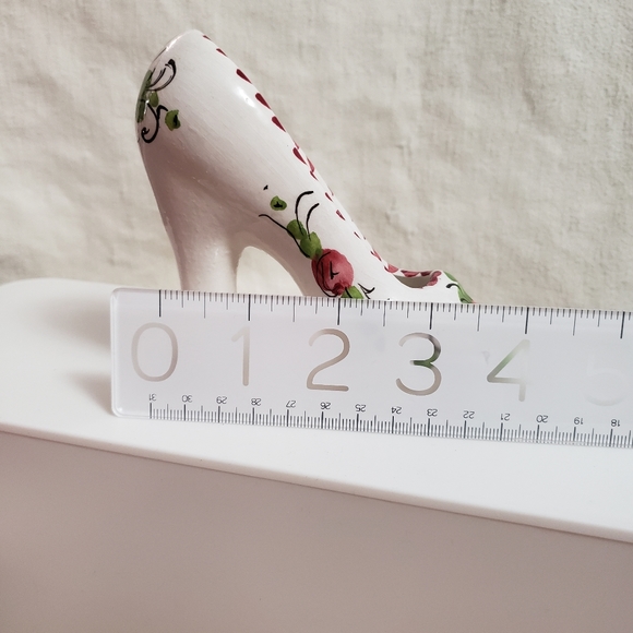 Italy high heel shoe miniature. Paestrum signature. Ceramic. - Picture 4 of 9